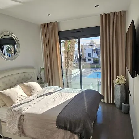 La Zenia Апартаменты *